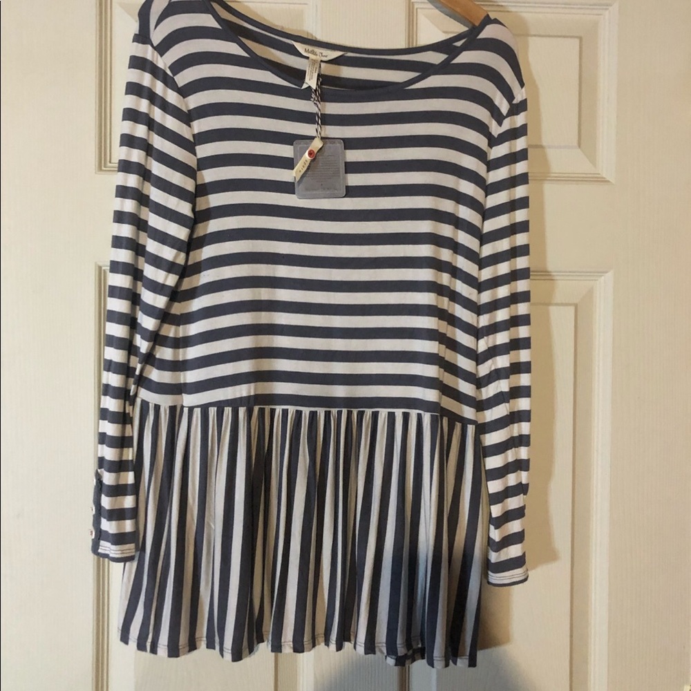 Matilda Jane size small lets connect tee